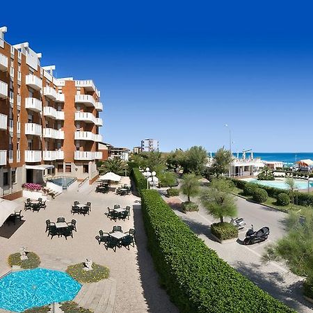 Hotel Continental Fano Buitenkant foto