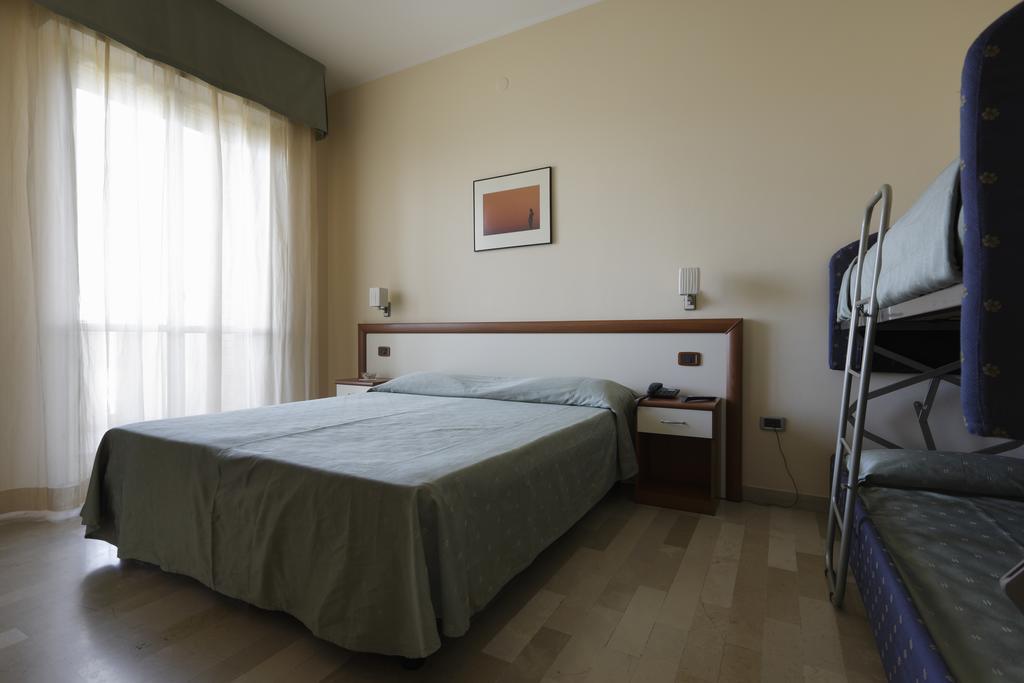 Hotel Continental Fano Kamer foto
