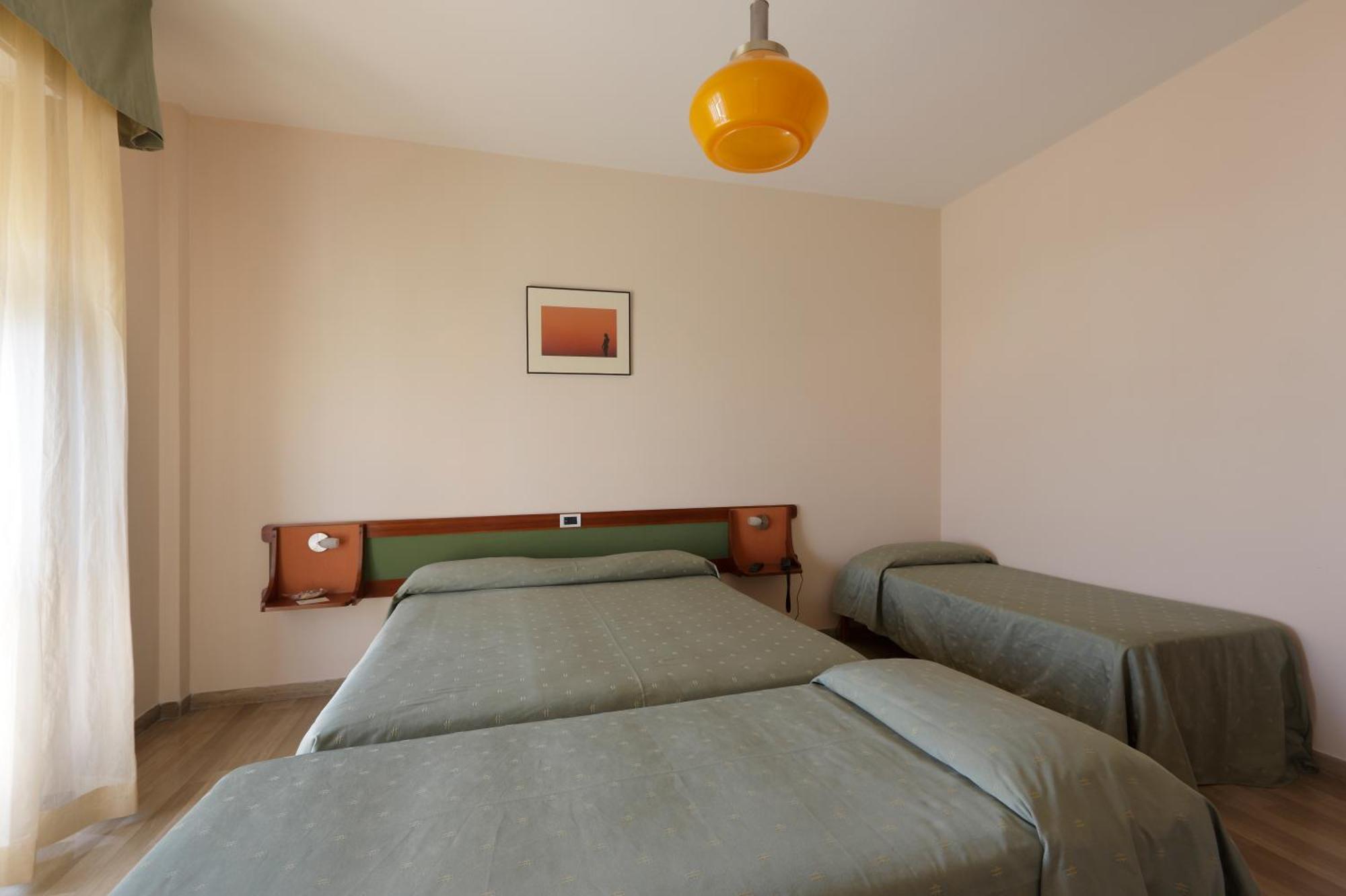 Hotel Continental Fano Buitenkant foto