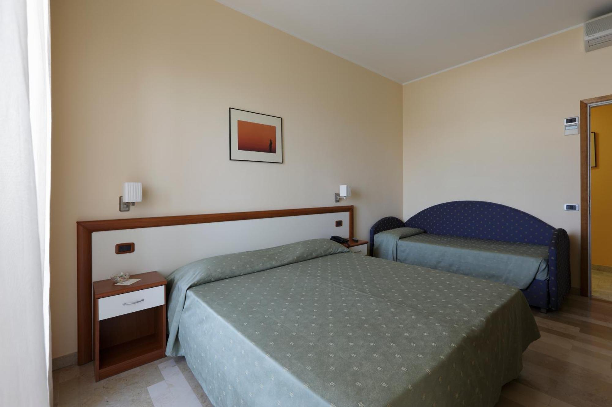Hotel Continental Fano Kamer foto