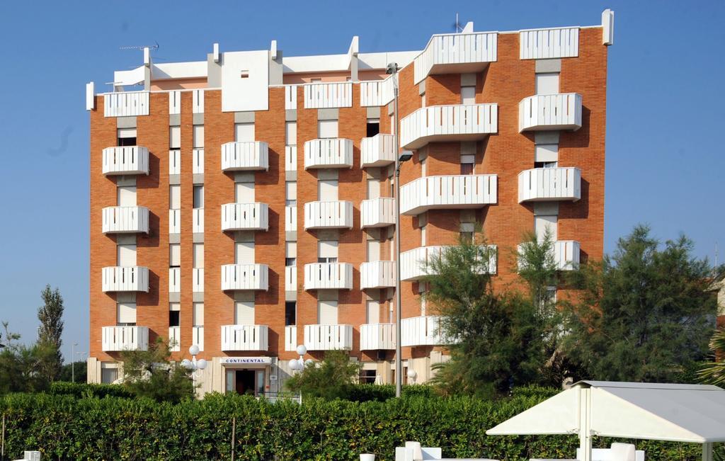 Hotel Continental Fano Buitenkant foto