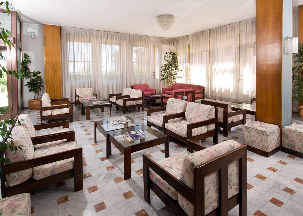 Hotel Continental Fano Buitenkant foto