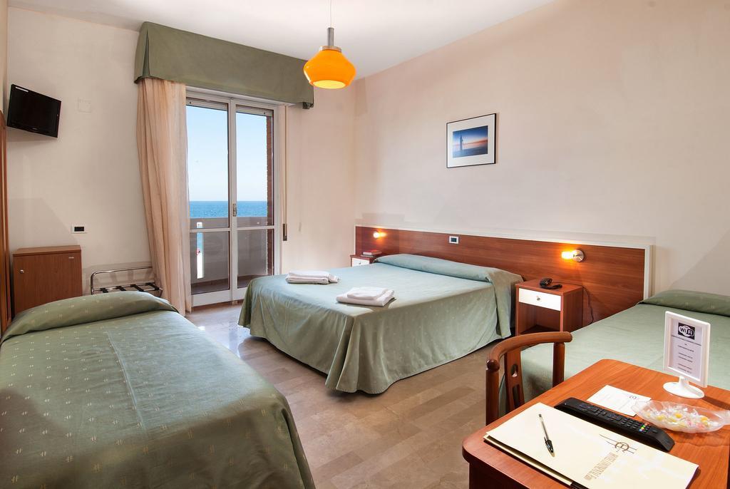Hotel Continental Fano Kamer foto