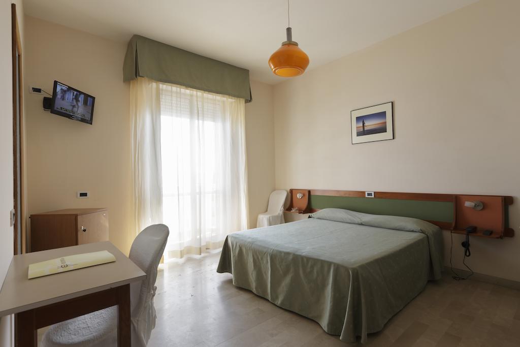 Hotel Continental Fano Kamer foto